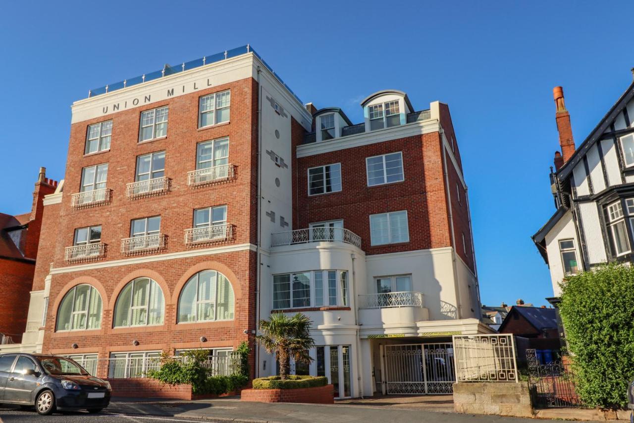 Ferienwohnung Above & Beyond Whitby Exterior foto