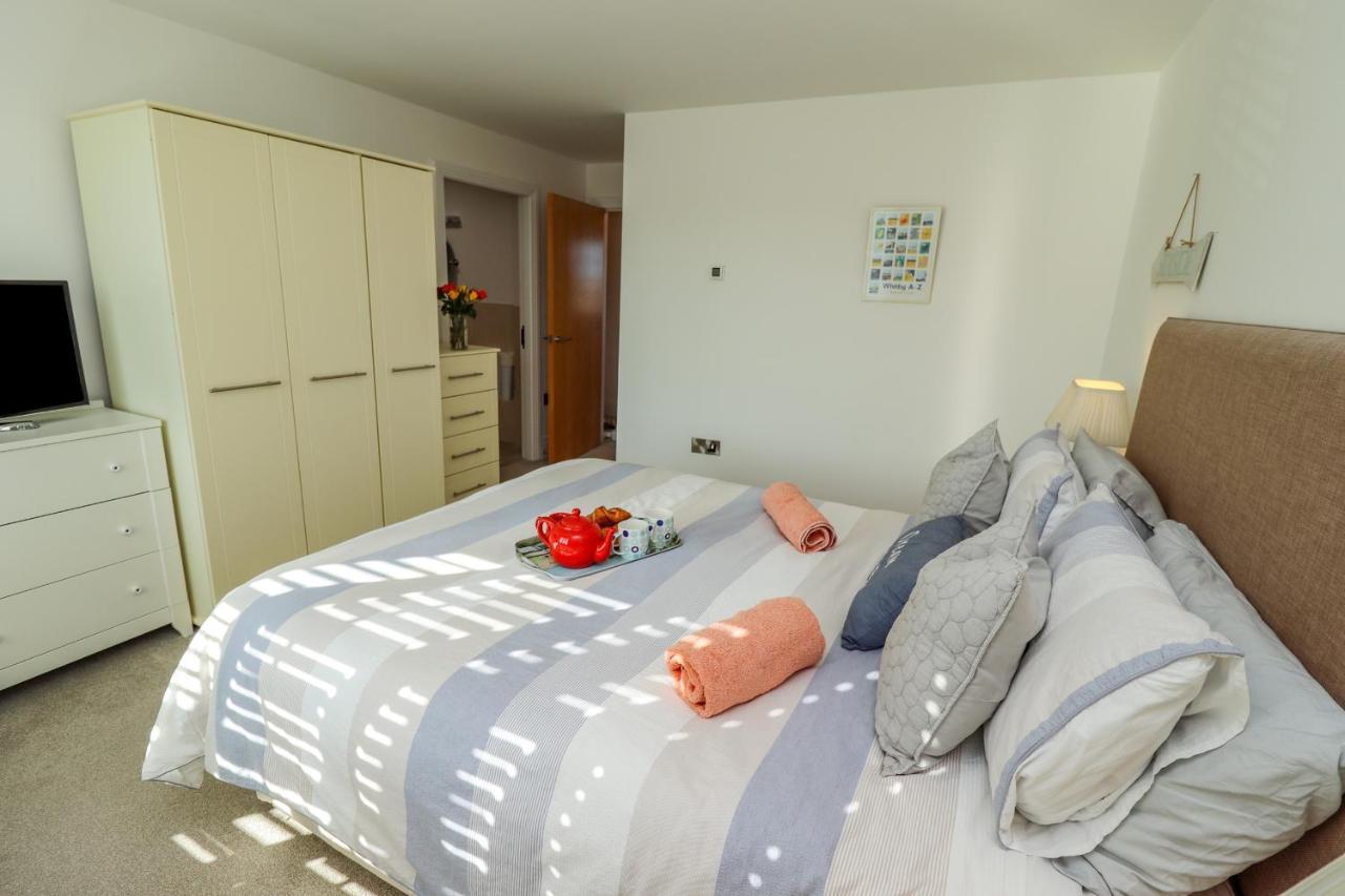 Ferienwohnung Above & Beyond Whitby Exterior foto